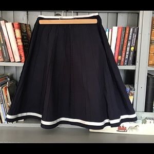 Boden pleated cotton skirt - navy with white bands